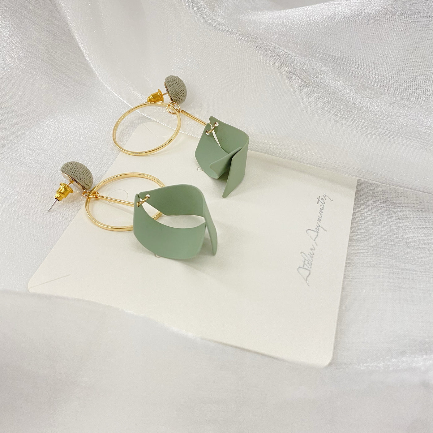 Minimalist Ribbon Dangle Earrings