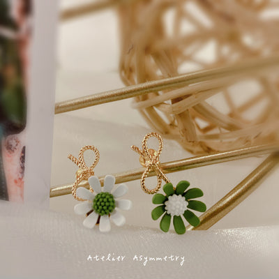 Mismatched Green and White Daisy Stud Earrings 