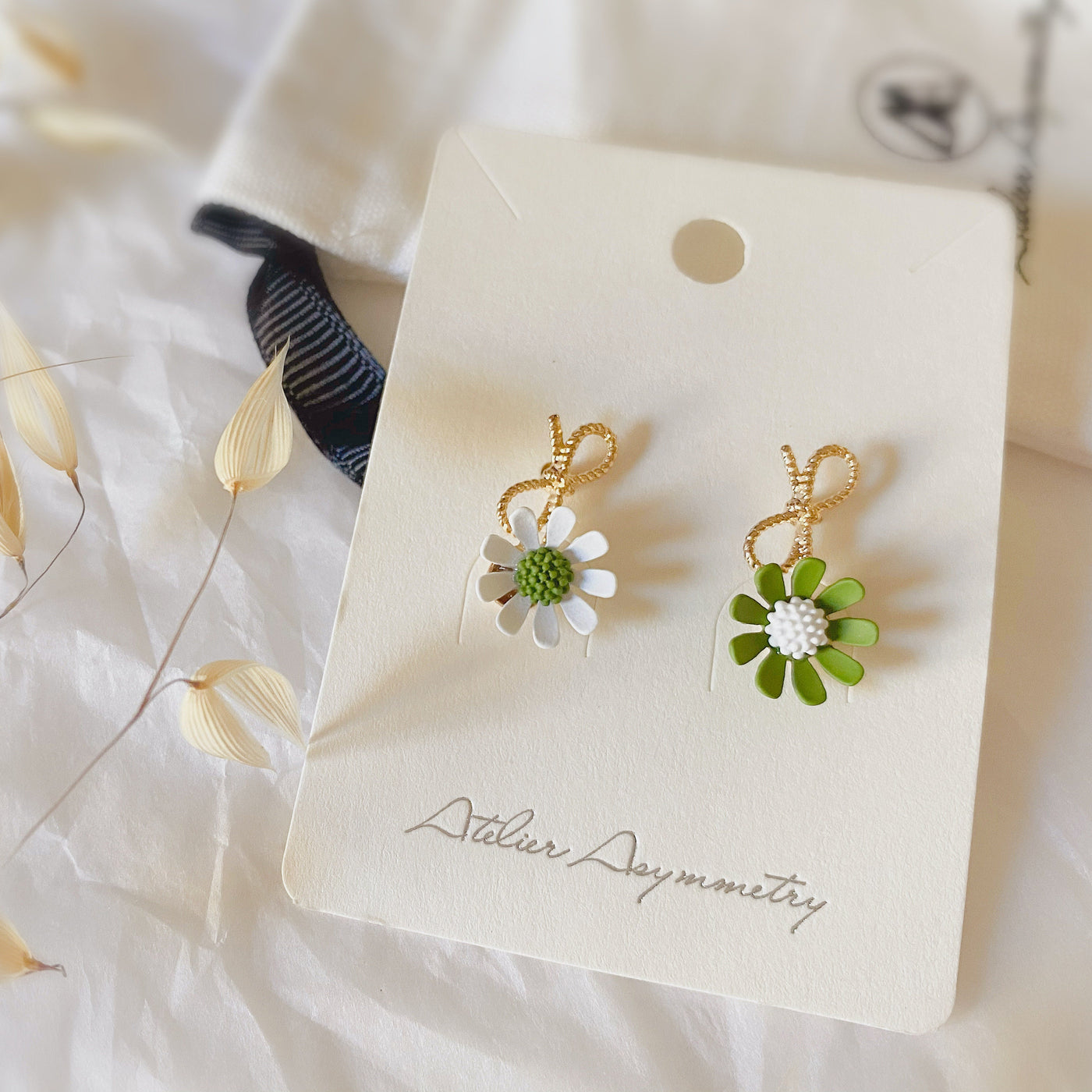 Mismatched Green and White Daisy Stud Earrings 