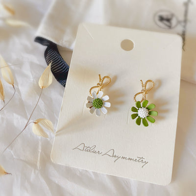Mismatched Green and White Daisy Stud Earrings 