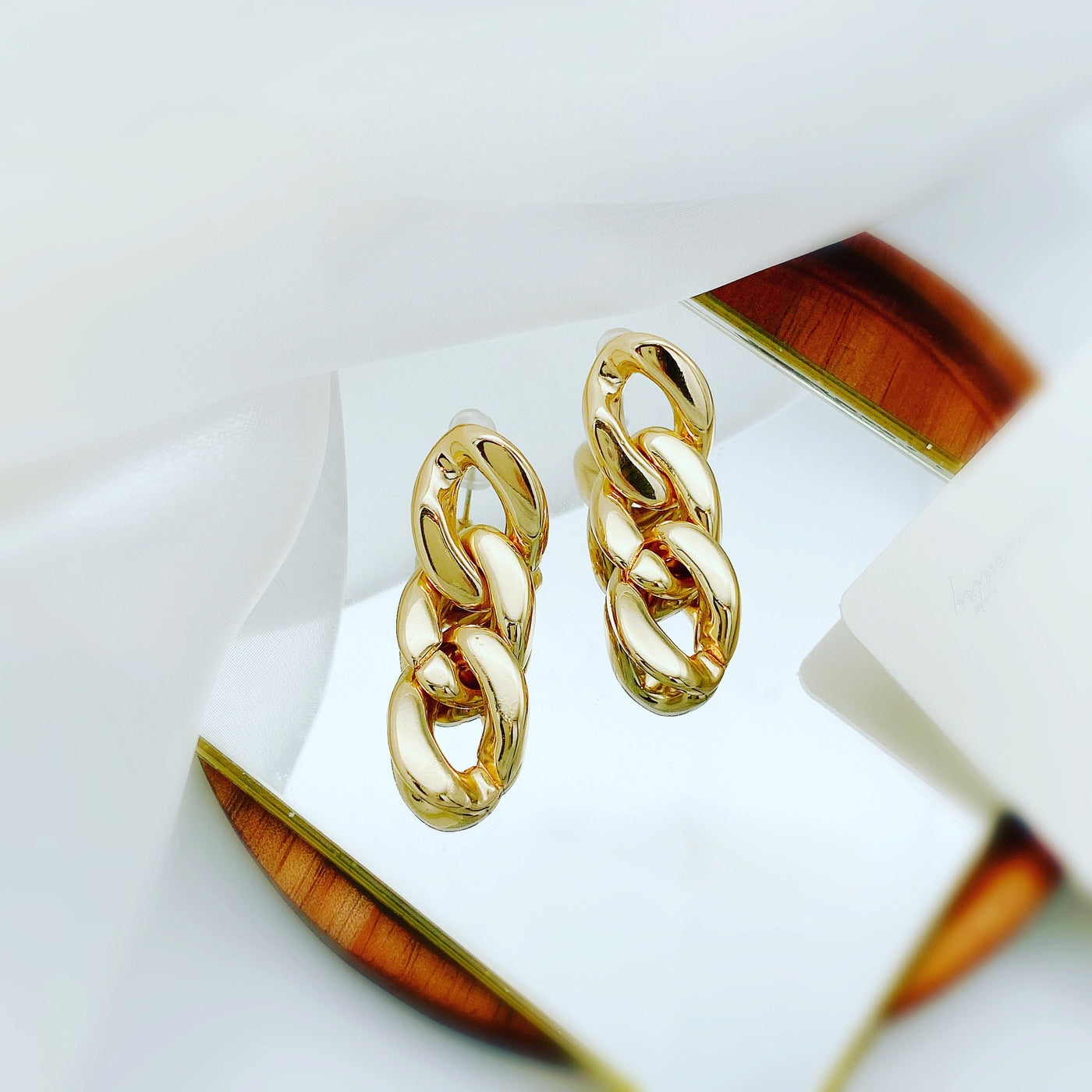 Lightweight Chain Dangle Earrings 