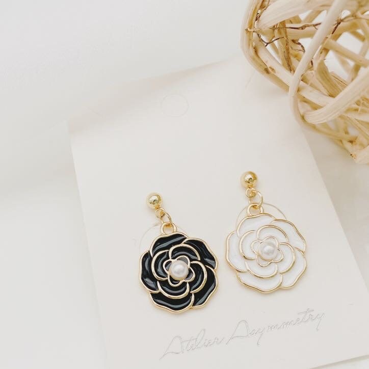 Black and White Rose Dangle Earrings 